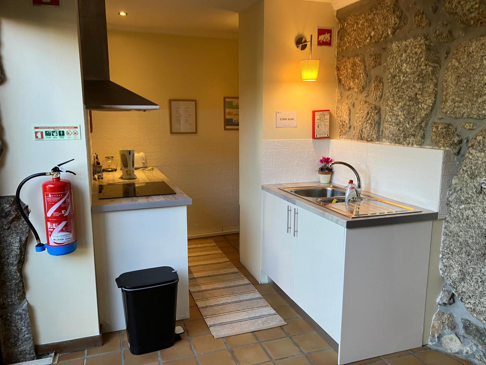 Bergui Guesthouse - Em Guimaraes Desde 2017 Экстерьер фото